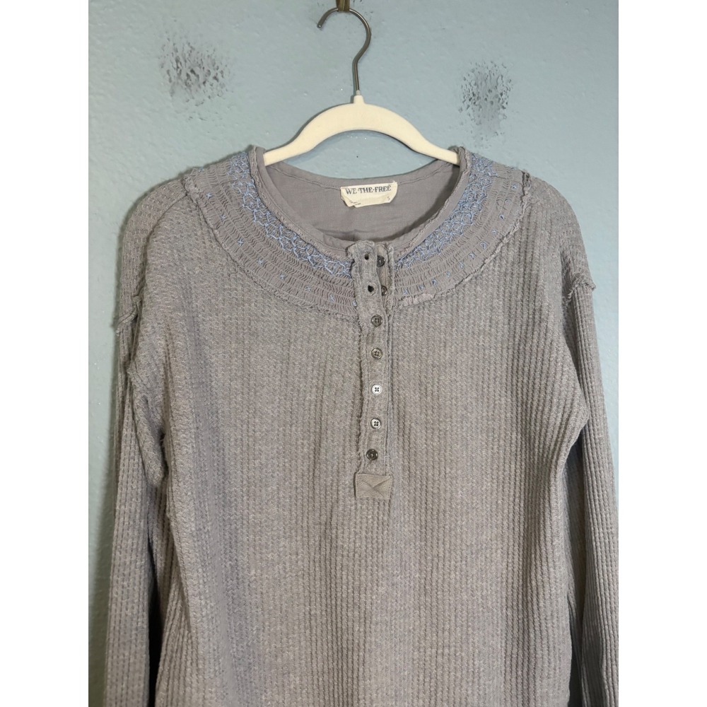 Free People Holly Henley Long Sleeve Top Waffle Knit Grey Blue Embroidered Small - Picture 5 of 11
